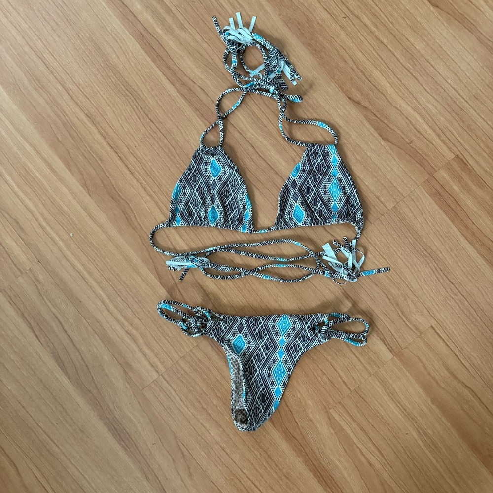 Acacia Maui Bottom/Cannons Top - THAI